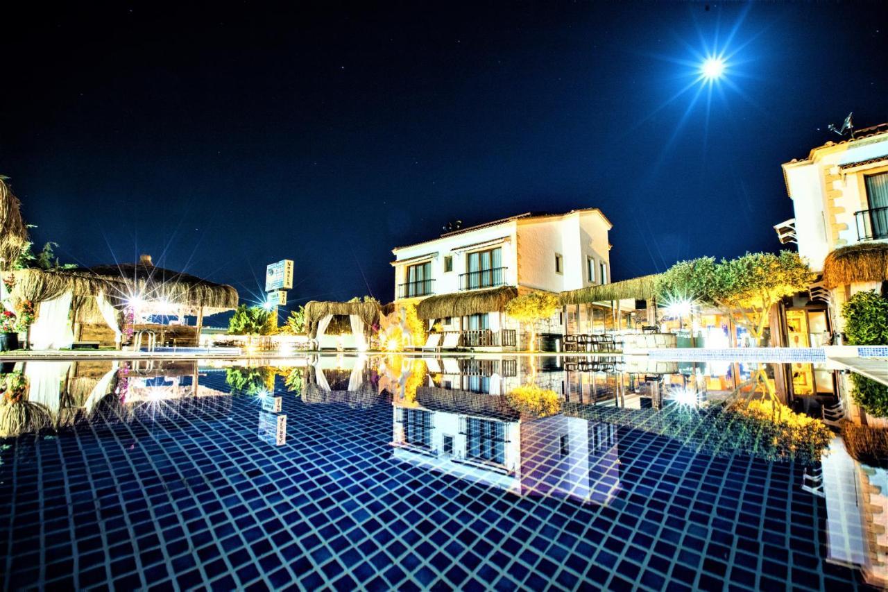 Albeon Luxury Hotel - アラカティ エクステリア 写真