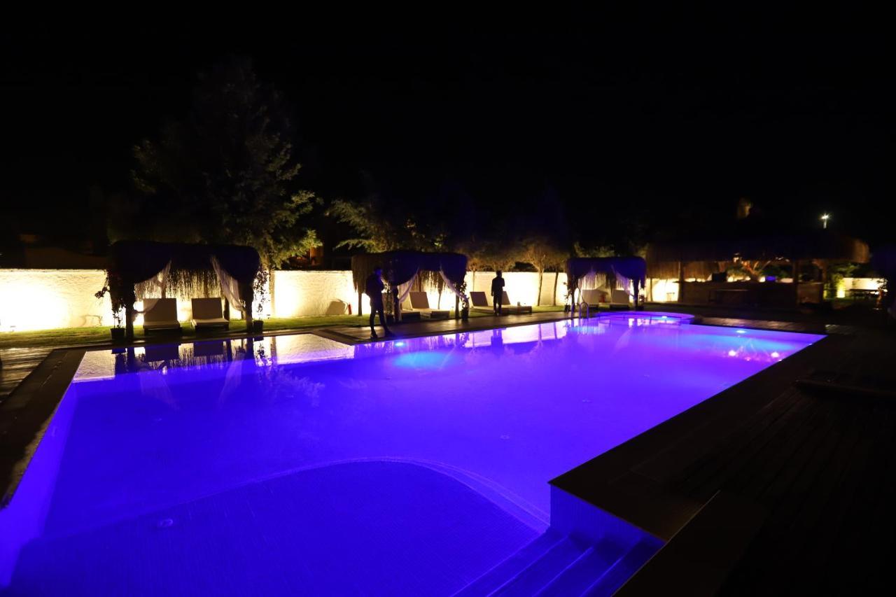 Albeon Luxury Hotel - アラカティ エクステリア 写真